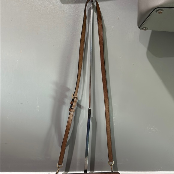 Michael Kors Brown Leather crossbody bag - Picture 3 of 10